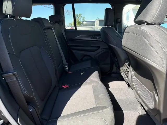 2026 Jeep Grand Cherokee Altitude 4x4