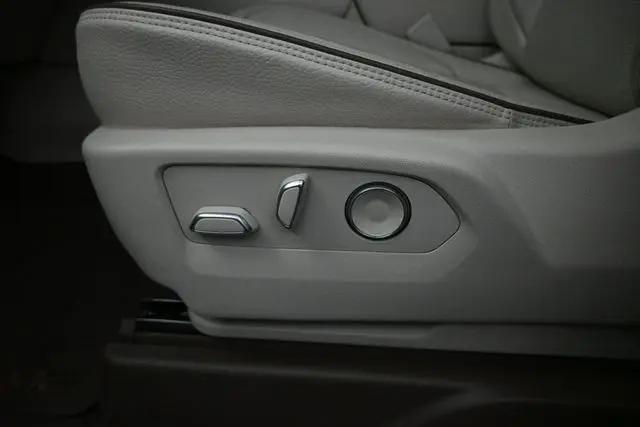 2023 GMC Yukon XL 4WD Denali