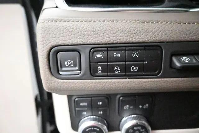 2023 GMC Yukon XL 4WD Denali