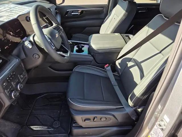 2026 Chevrolet Suburban Premier, 4WD