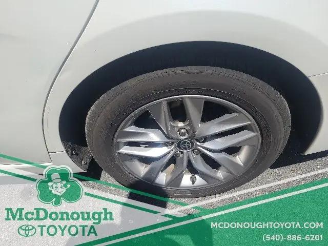 2022 Toyota Avalon XLE