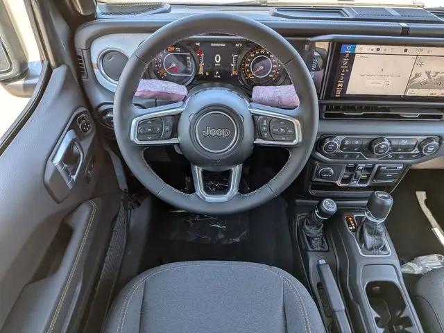 2026 Jeep Wrangler 4-Door Sahara 4x4