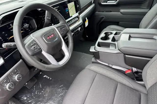 2026 GMC Sierra 1500 Crew Cab, Short Bed, SLE, 4WD