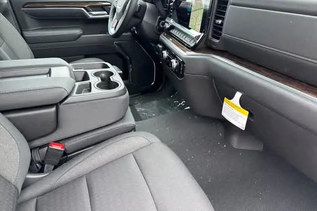 2026 GMC Sierra 1500 Crew Cab, Short Bed, SLE, 4WD