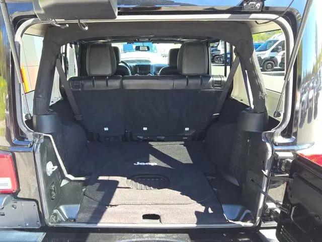 2017 Jeep Wrangler Unlimited Sahara 4x4