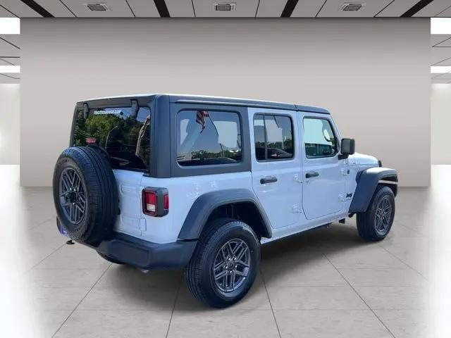 2025 Jeep Wrangler 4-Door Summit 4x4