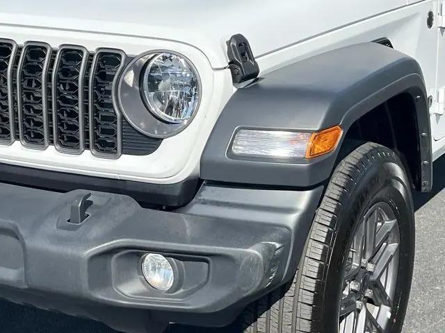 2025 Jeep Wrangler 4-Door Summit 4x4