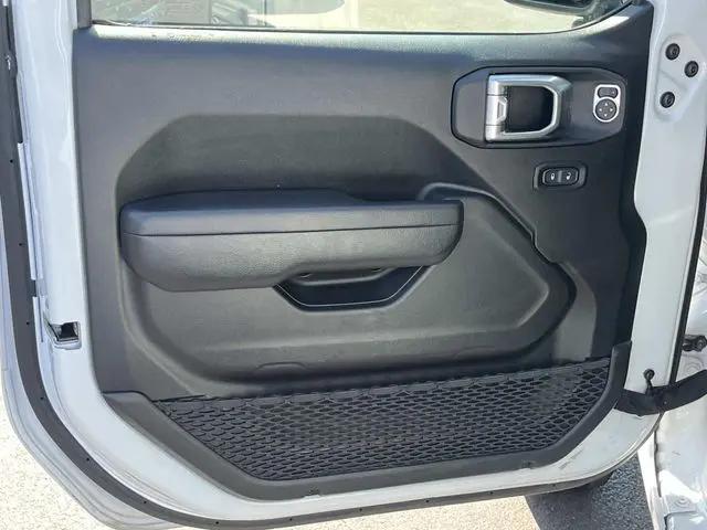 2025 Jeep Wrangler 4-Door Summit 4x4