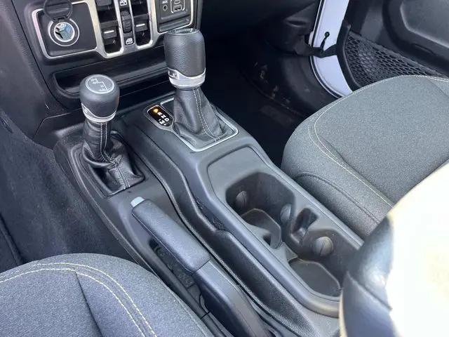 2025 Jeep Wrangler 4-Door Summit 4x4