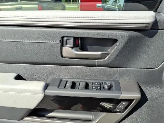 2026 Toyota Tundra Limited CrewMax 5.5' Bed