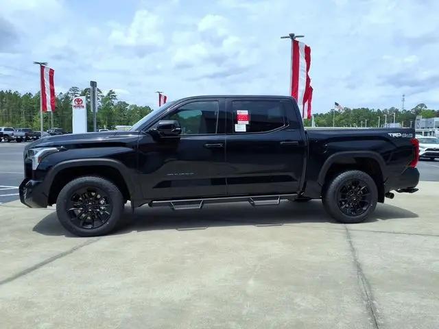 2026 Toyota Tundra Limited CrewMax 5.5' Bed
