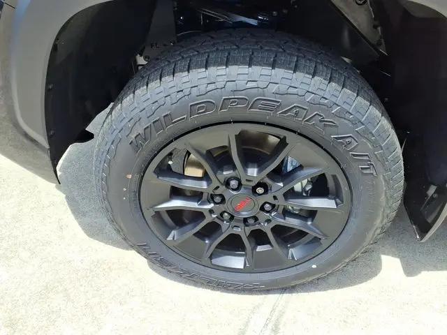 2026 Toyota Tundra Limited CrewMax 5.5' Bed