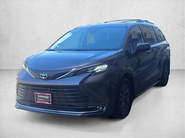 2023 Toyota Sienna XLE