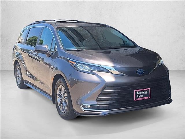2023 Toyota Sienna XLE