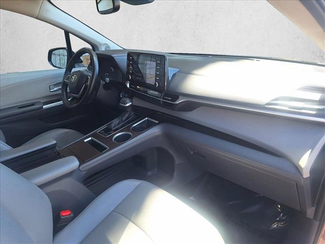 2023 Toyota Sienna XLE