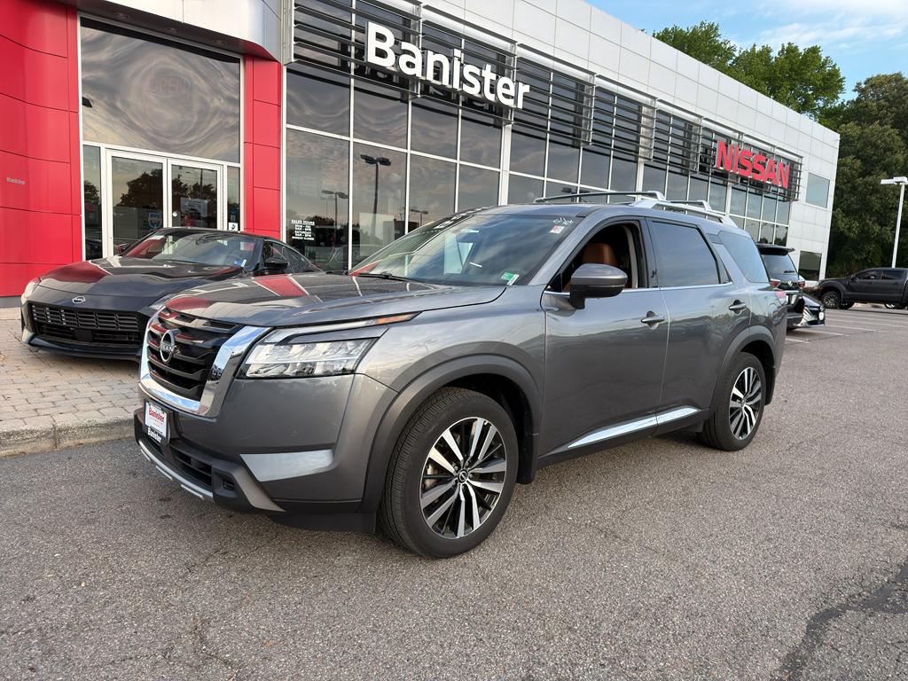 2024 Nissan Pathfinder Platinum 2WD's photo
