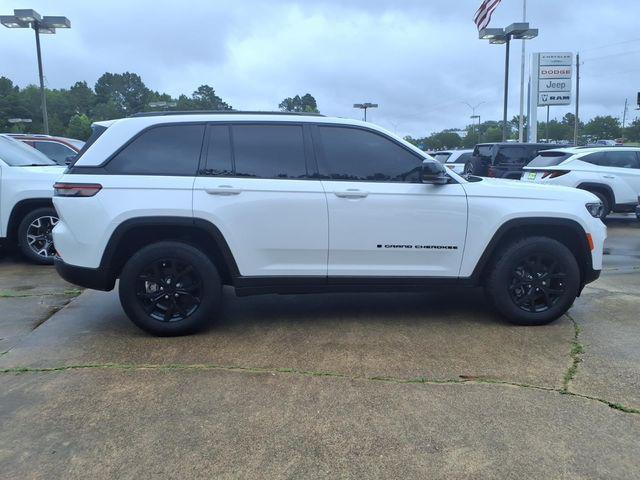 2025 Jeep Grand Cherokee Altitude 4x2