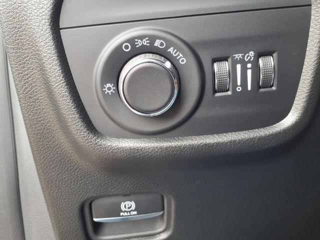 2025 Jeep Grand Cherokee Altitude 4x2