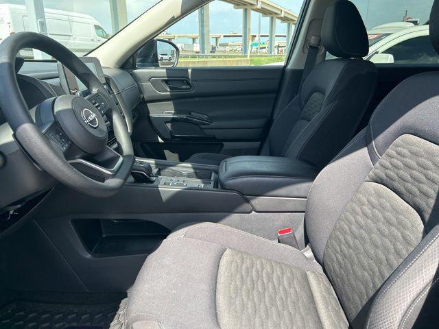 2025 Nissan Pathfinder S FWD