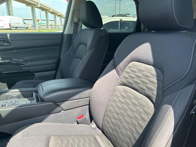 2025 Nissan Pathfinder S FWD