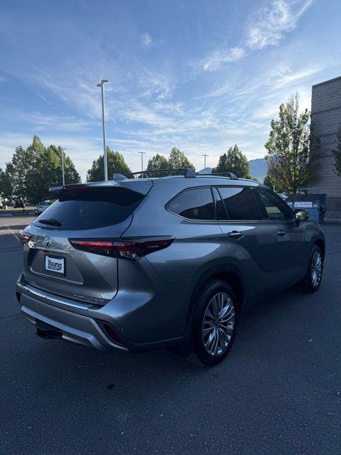 2026 Toyota Highlander Platinum