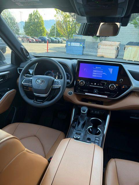 2026 Toyota Highlander Platinum