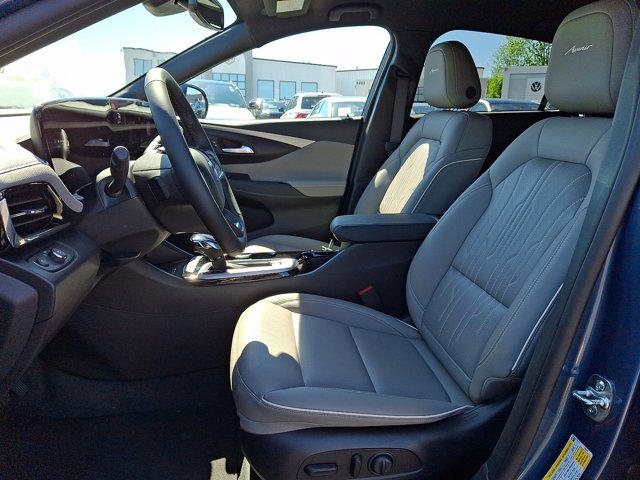 2026 Buick NV Avenir FWD
