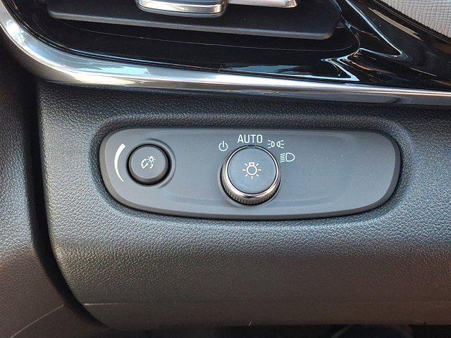 2026 Buick NV Avenir FWD
