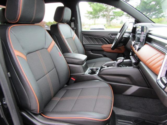 2025 GMC Canyon AT4 4WD