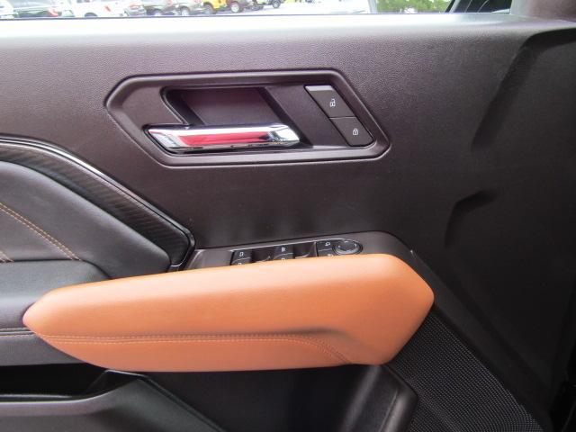 2025 GMC Canyon AT4 4WD