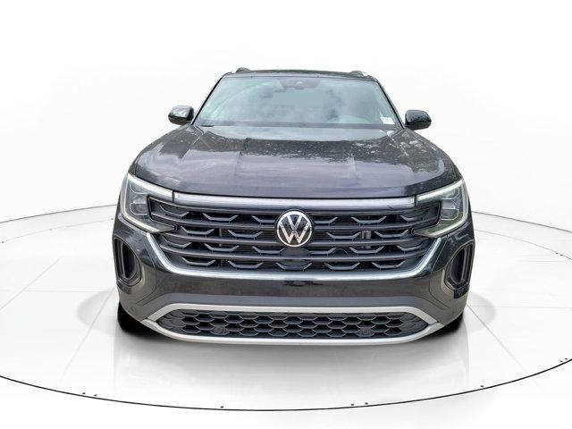 2026 Volkswagen Atlas Cross Sport SE with Technology