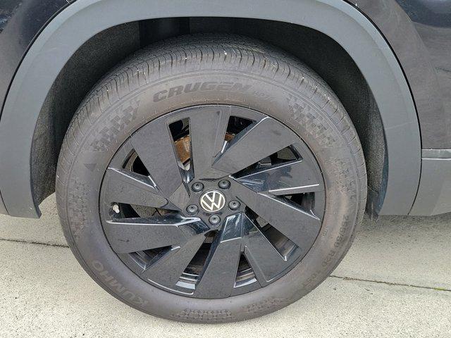 2026 Volkswagen Atlas Cross Sport SE with Technology