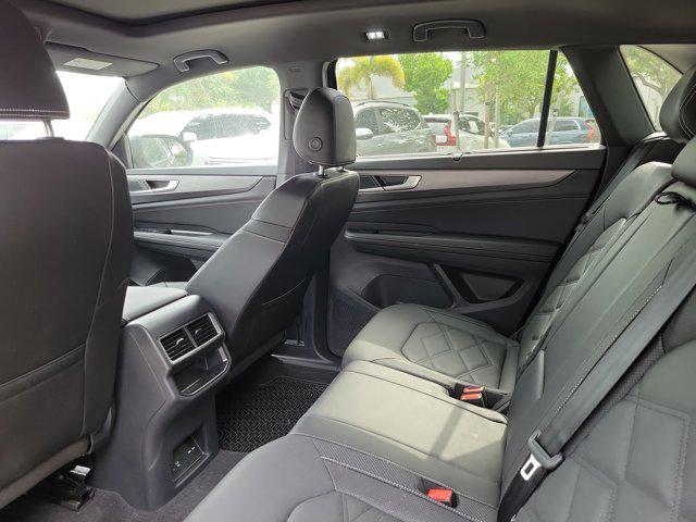2026 Volkswagen Atlas Cross Sport SE with Technology