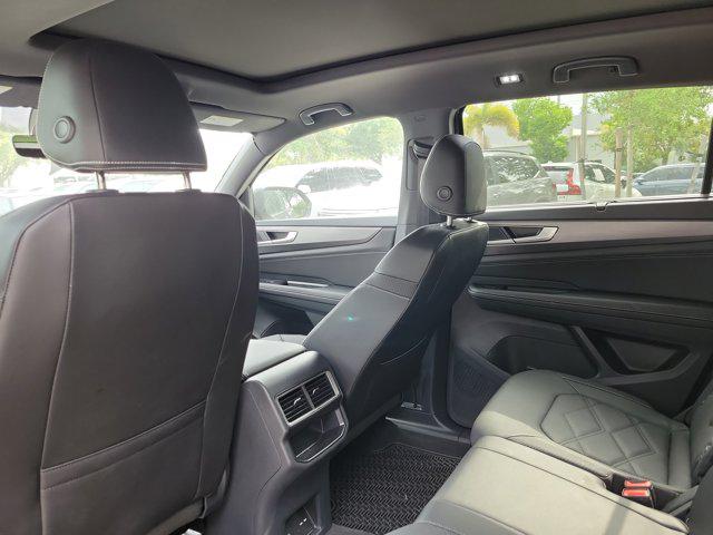 2026 Volkswagen Atlas Cross Sport SE with Technology
