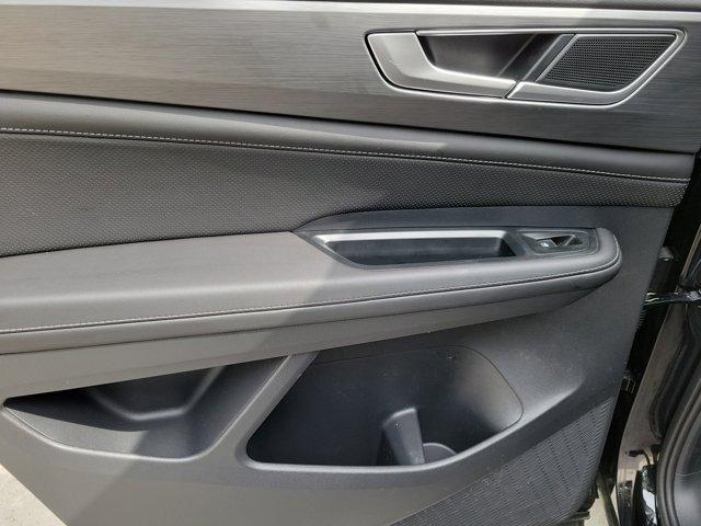 2026 Volkswagen Atlas Cross Sport SE with Technology