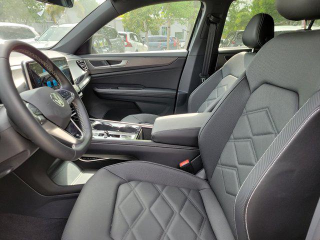 2026 Volkswagen Atlas Cross Sport SE with Technology