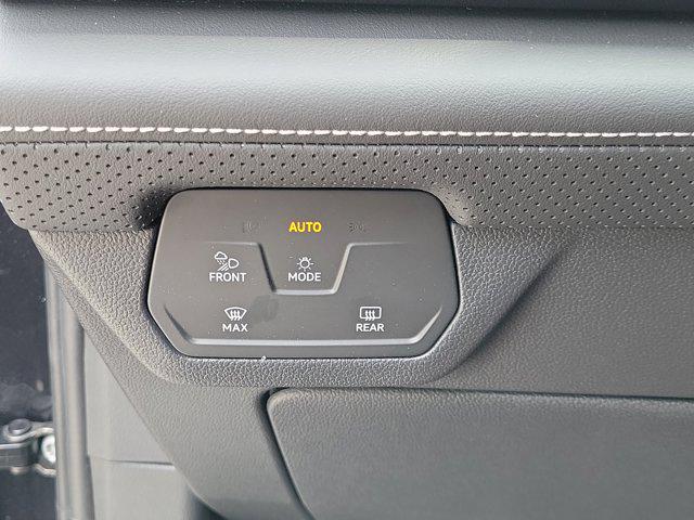 2026 Volkswagen Atlas Cross Sport SE with Technology
