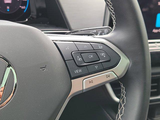 2026 Volkswagen Atlas Cross Sport SE with Technology