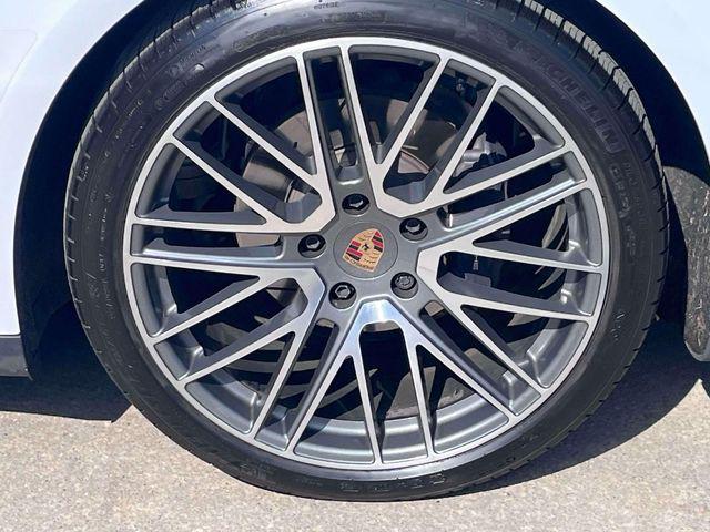 2024 Porsche Panamera 4