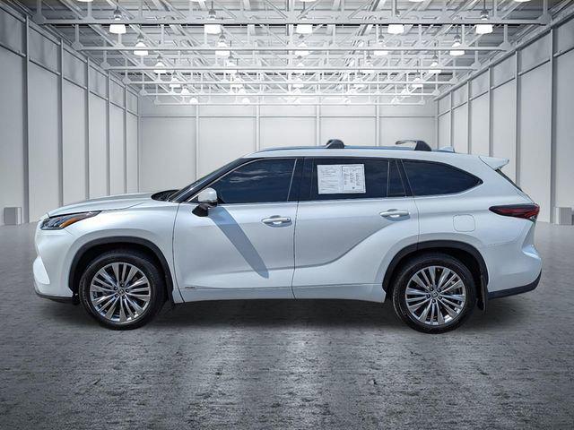 2024 Toyota Highlander Hybrid Platinum