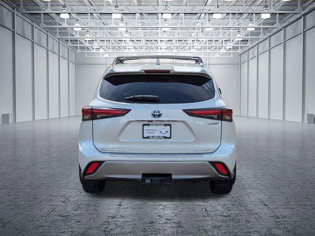 2024 Toyota Highlander Hybrid Platinum