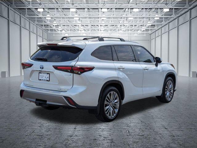 2024 Toyota Highlander Hybrid Platinum