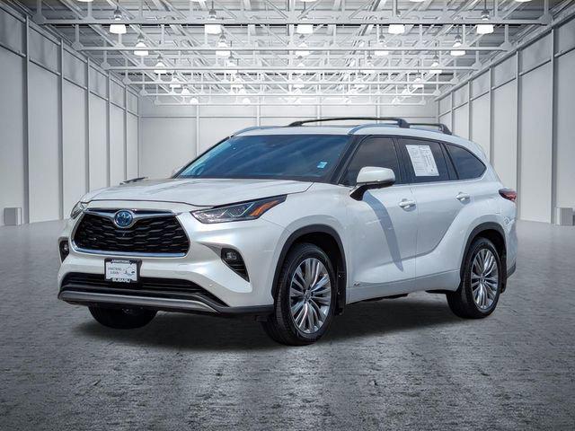 2024 Toyota Highlander Hybrid Platinum