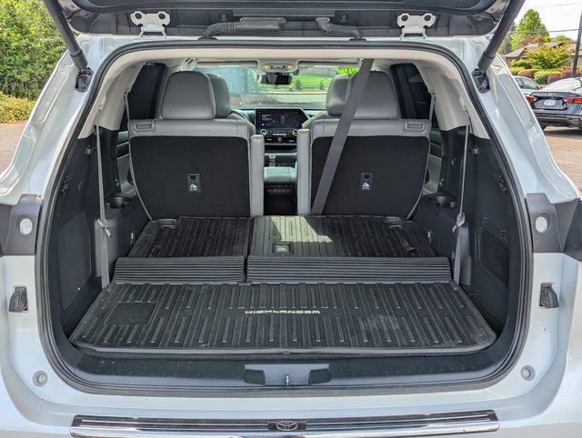 2024 Toyota Highlander Hybrid Platinum
