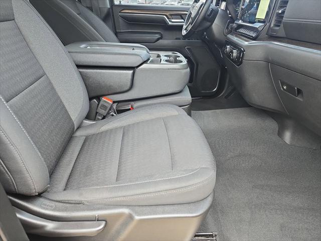 2023 Chevrolet Silverado 1500 4WD Crew Cab Short Bed LT with 2FL