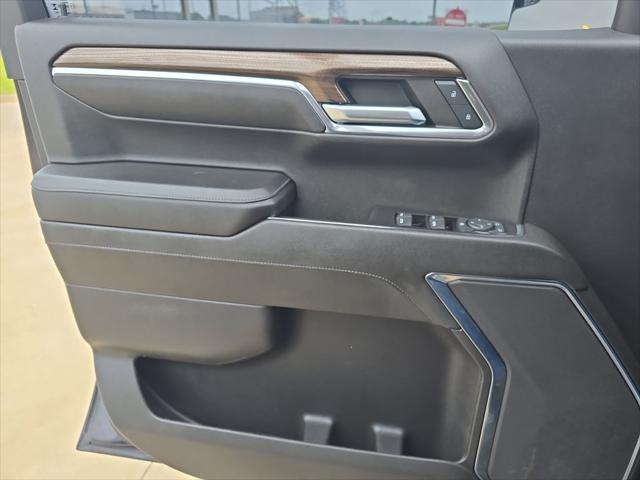 2023 Chevrolet Silverado 1500 4WD Crew Cab Short Bed LT with 2FL