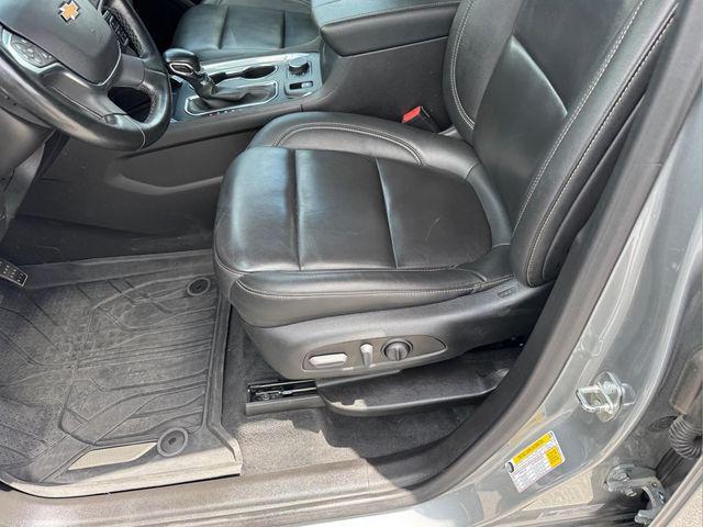 2023 Chevrolet Traverse AWD LT Leather