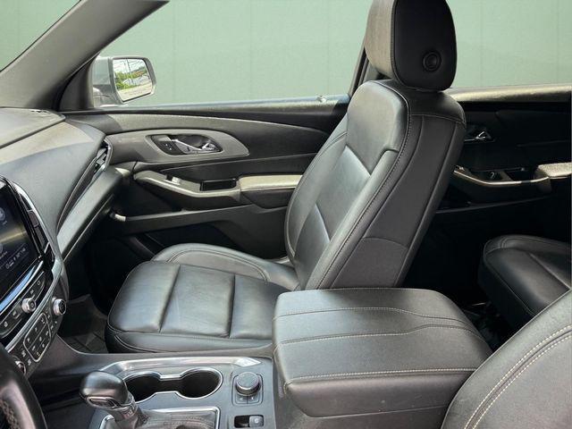 2023 Chevrolet Traverse AWD LT Leather