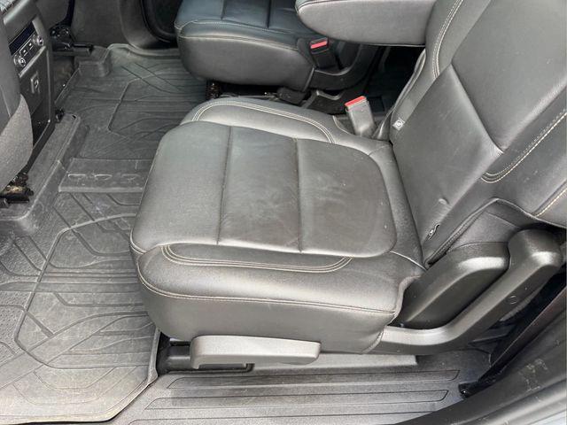 2023 Chevrolet Traverse AWD LT Leather