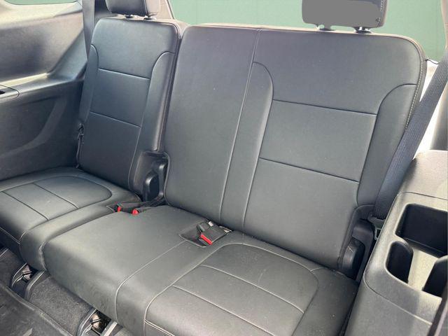 2023 Chevrolet Traverse AWD LT Leather